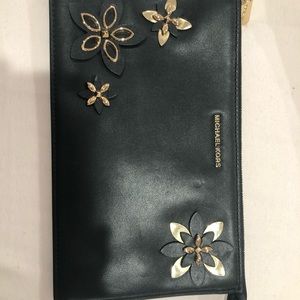 Michale Kors medium size clutch